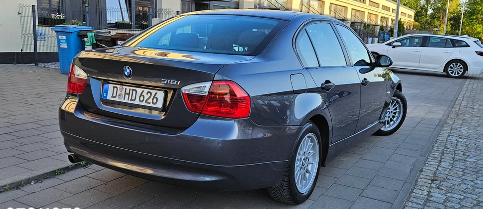 BMW Seria 3 cena 13900 przebieg: 238000, rok produkcji 2007 z Legnica małe 211